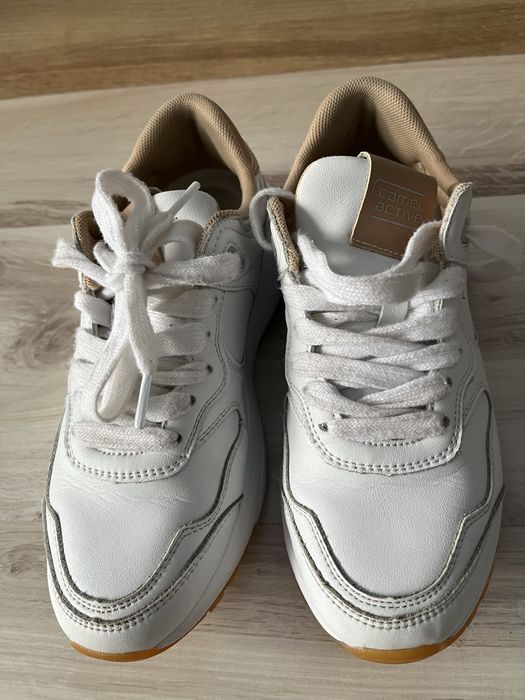 Białe skórzane sneakersy Camel Active 36