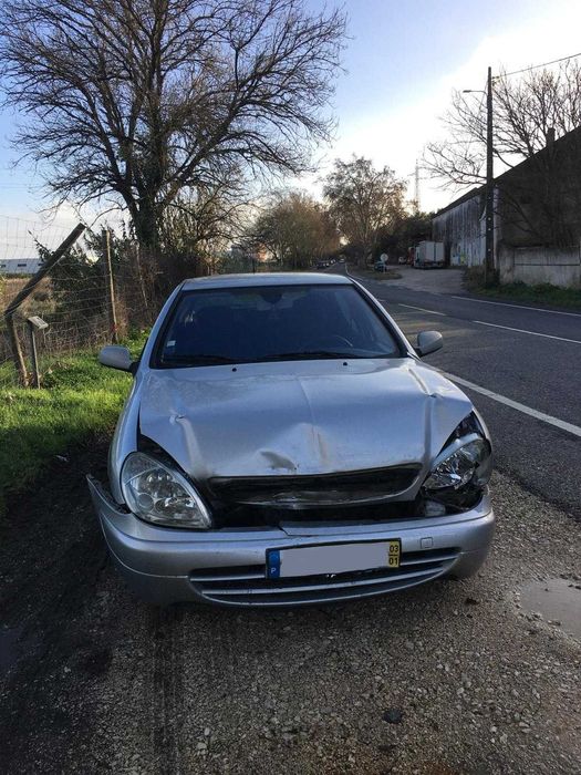 Citroën Xsara 1.6 16V Exclusive 110cv 2003 - Sinistrado - 170.000 km