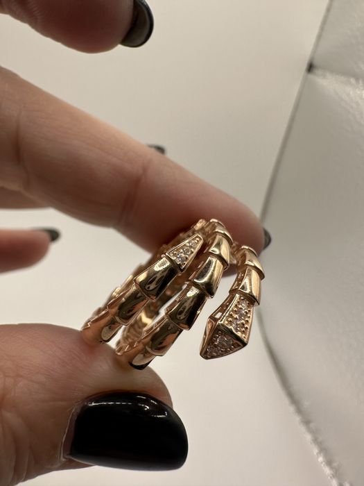 Каблучка « змія» 3.77г 18,5 19.5рр золото 585 проба