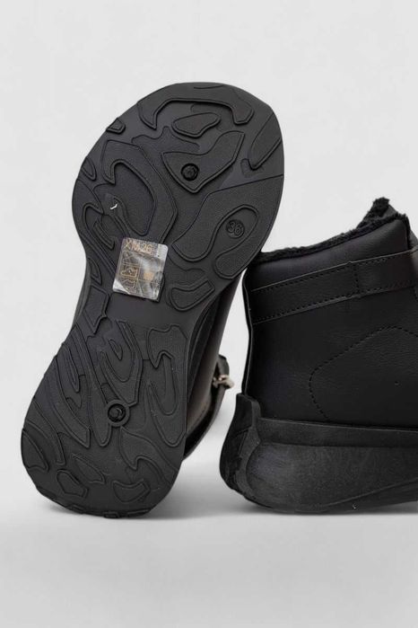 Жіночі зимові кросівки на хутрі. Теплі високі черевики