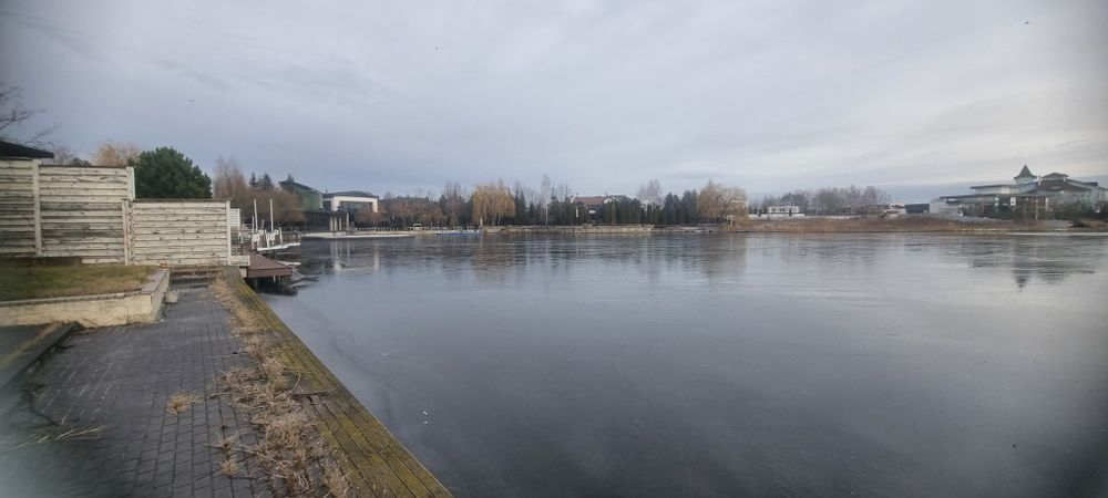 Козин Конча Заспа современный дом  с выходом на Днепр