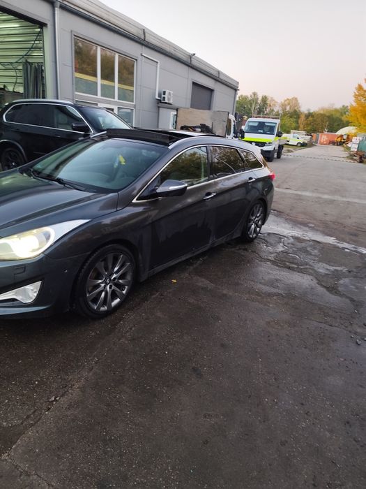 Sprzedaję Hyundaia. i40 kombi