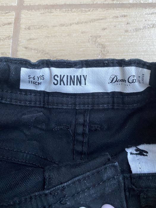 Продам джинси чорні скіні