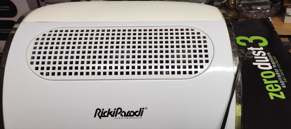 Aspirador manicure Ricki Parodi na cor branca