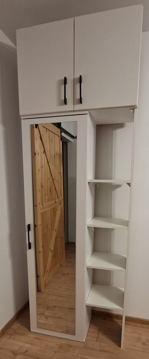 Szafa do przedpokoju z lustrem – biała, wysoka, 234 cm