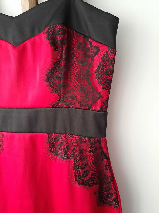 Czerwona elegancka sukienka r.36 S czarna koronka