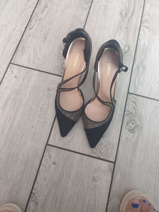 Damskie eleganckie buty na wysokim obcasie