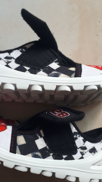 Kapcie chłopięce r.32