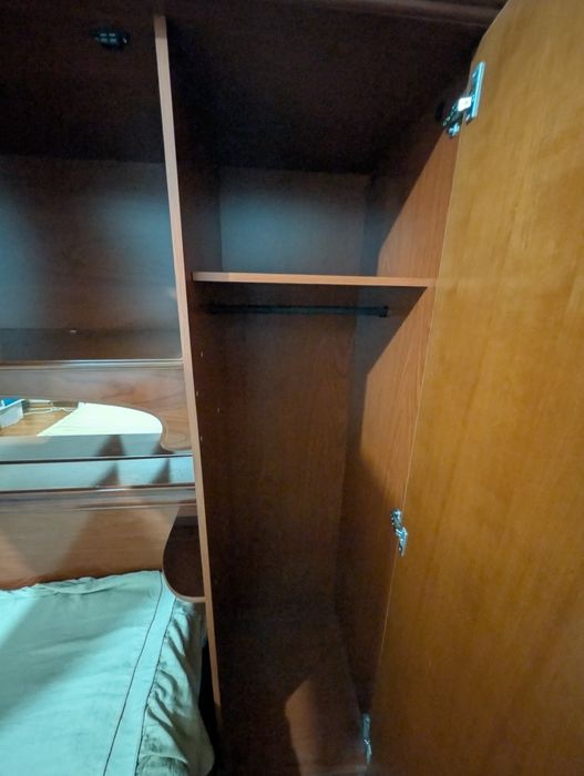 Cama de Casal Clássica em Madeira Tom Cerejeira + Estrado