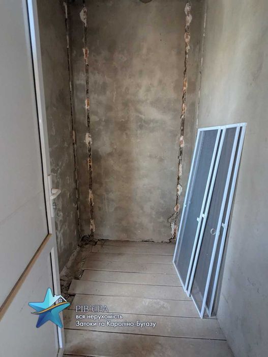 Продам дом в Каролино-Бугазе. 3 уровня.