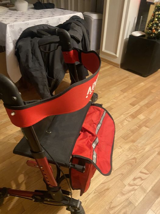 Chodzik rechabilitacyjny z opieradlem