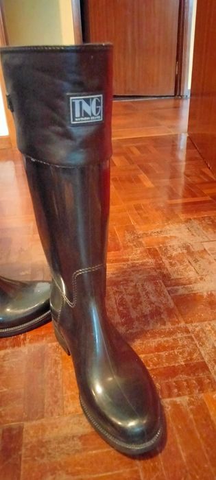 Botas/galochas para a chuva. Muito elegantes