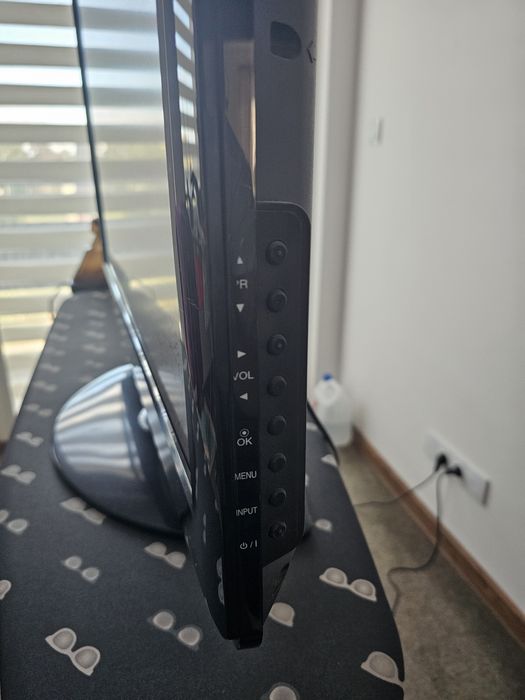Telewizor LG model 32LT75