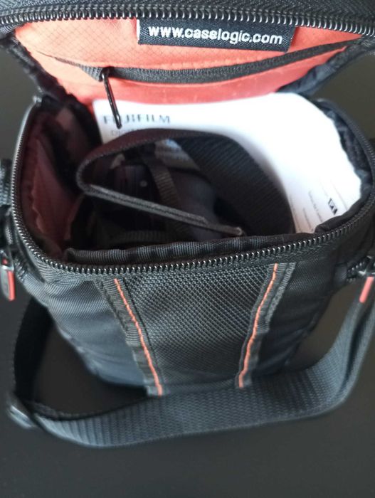 Máquina Fotográfica Fujifilm FinePix S4800