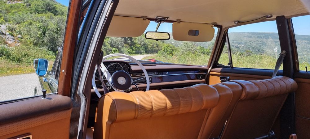 Aluguer viaturas clássicas com motorista