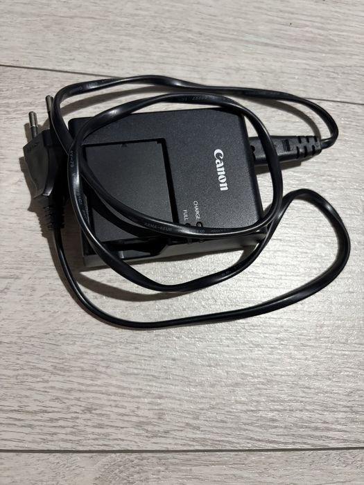 Canon EOS  1300D