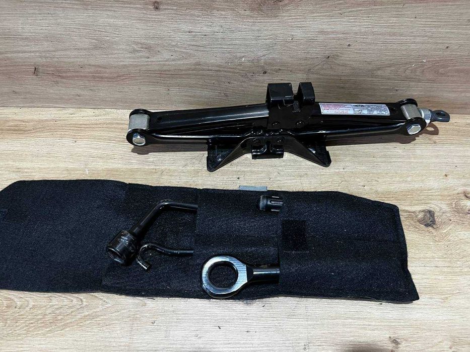 Домкрат набір інструментів Органайзер крюк Hyundai ix35 tucson Kia Spo