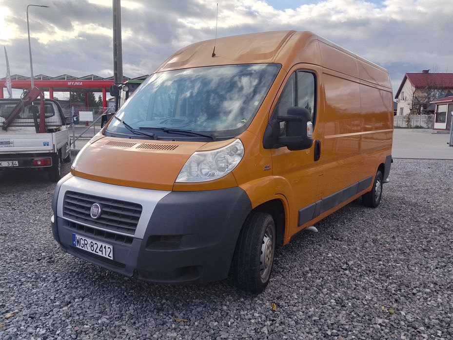 Do wynajęcia auta  dostawcze, lawety i auta 7,8,9 osobowe,