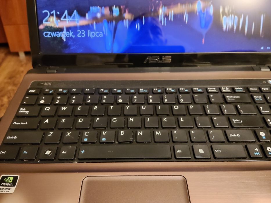 Laptop Asus 15 cali