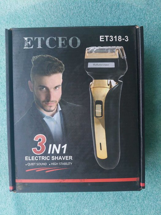 Машинка для стрижки волос + триммер для носа и ушей. Электробритва.