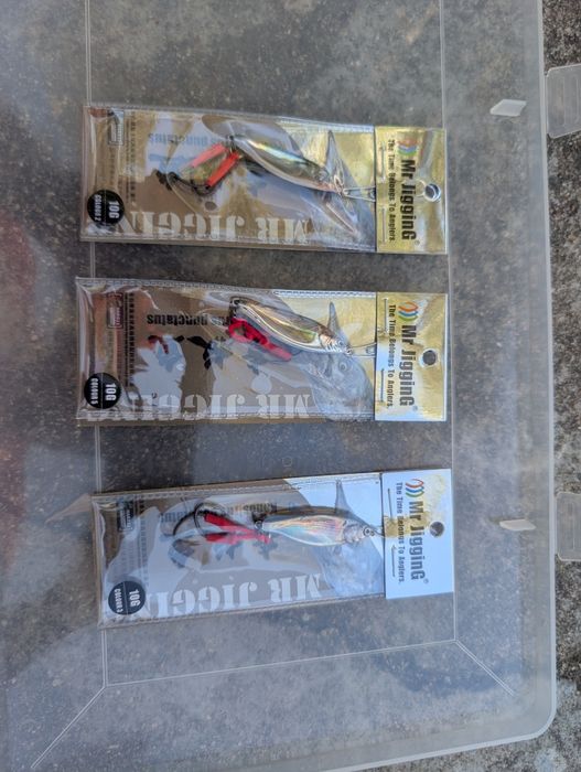 Amostras de pesca,colheres e Jiggs