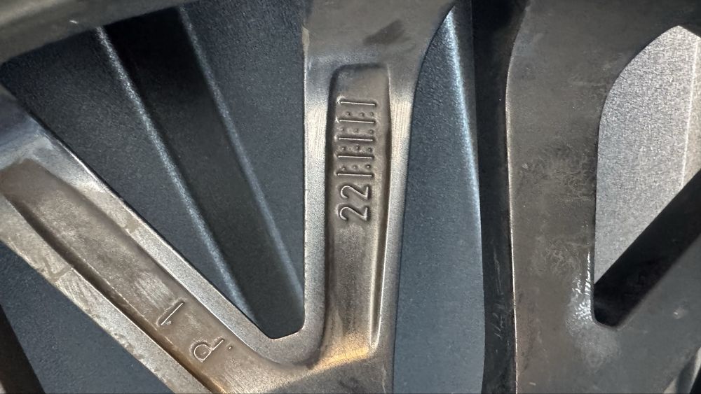 Оригінальні диски KIA R18 з шинами Michelin Pilot Sport 4 225/40 R18