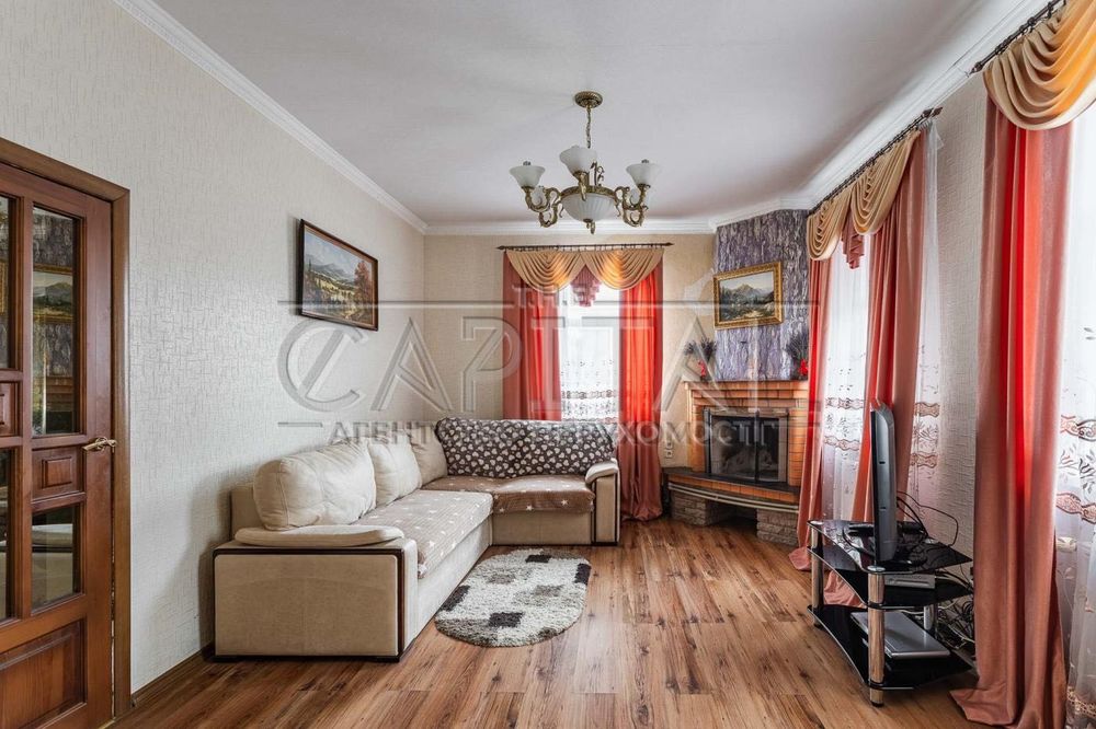 Продаж будинку ХОТІВ 10 СОТОК