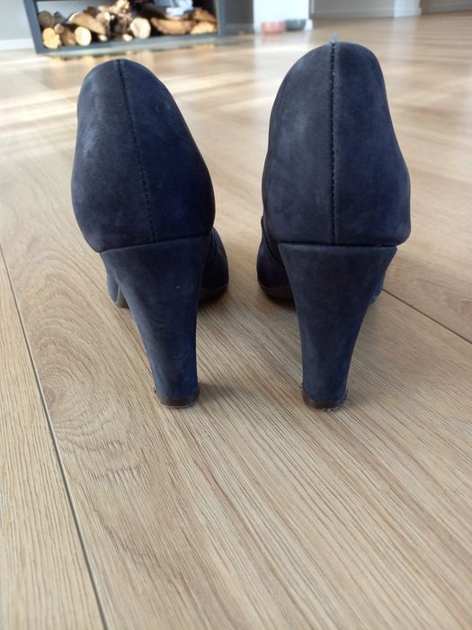 Buty Gino Rossi zamszowe roz. 36