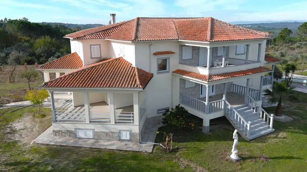 Quinta com Moradia T4 com possibilidade T5, Piscina, Vinha e 10,2 ha Região do Dão – Serra da Estrela