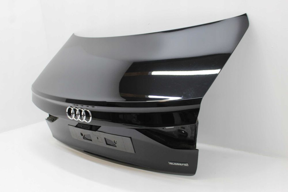 Audi a8 d5 Крышка багажника ляда