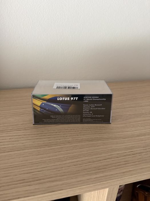 Miniatura Ayrton Senna Lotus 97T