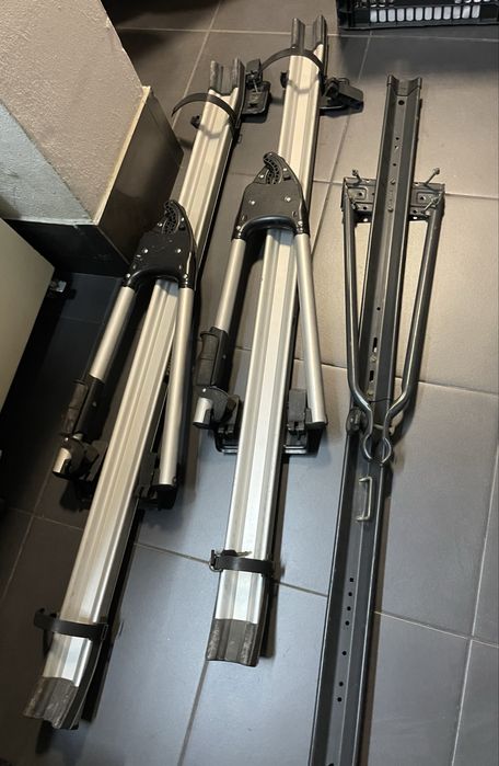 2 suportes  bicicletas ( 2 thule + 1 simples)
