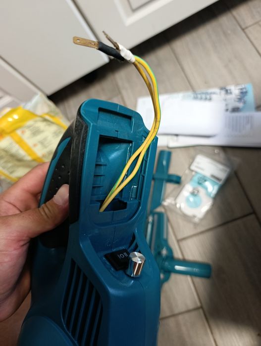 Аккумуляторний пилосос Makita
