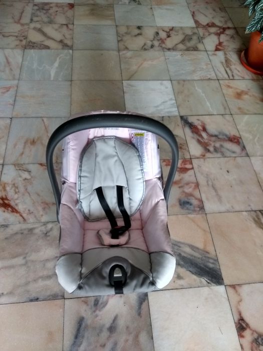 Ovo de criança cor de rosa