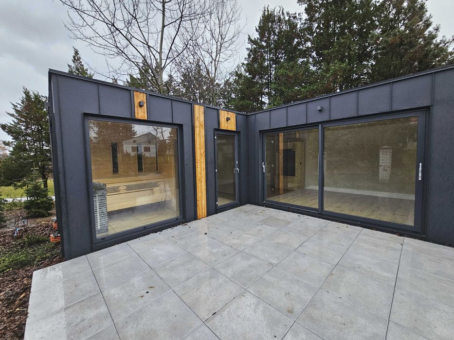 Sauna ogrodowa salon strefa spa jacuzzi