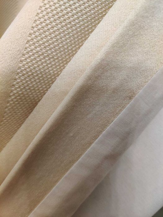 Cortinados bege estilo imperial