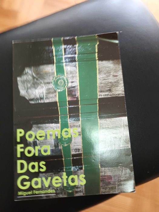 Livro de poesia "Poemas fora das gavetas"