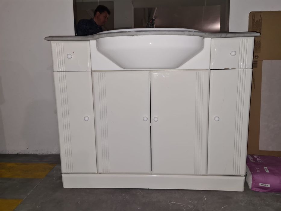 Lavagorio + espelho + gavetas