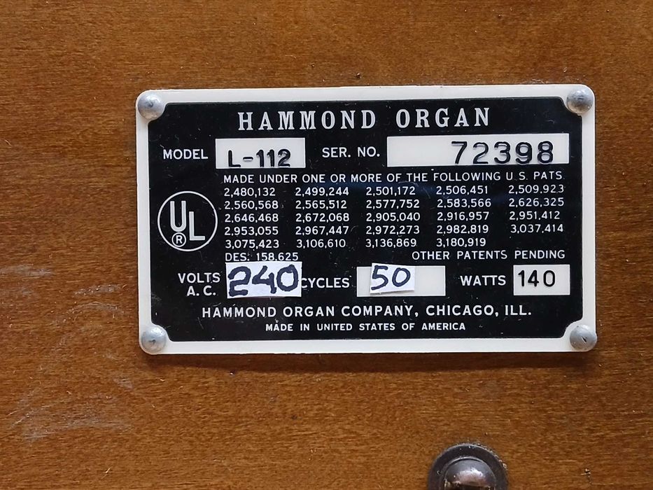 Orgão Hammond L-112 a Vávulas com Tone Wheels e Drawbars