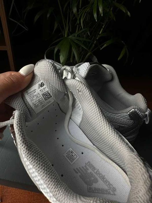 New Balance 530, 37