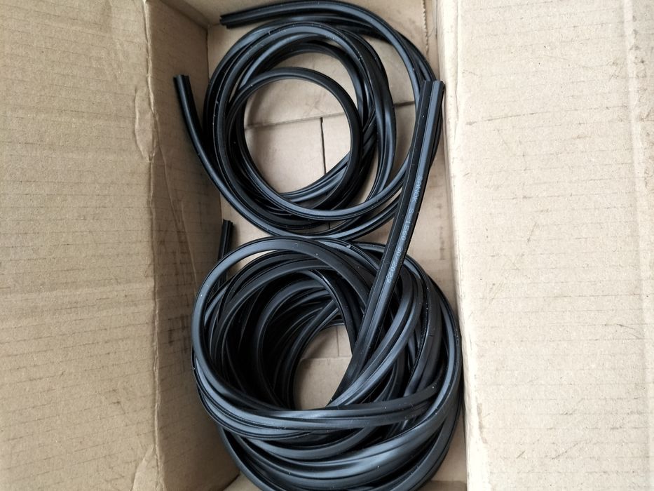 Uszczelka do okien S-1560 Aluplast rama czarna 8,4 m Stomil Sanok