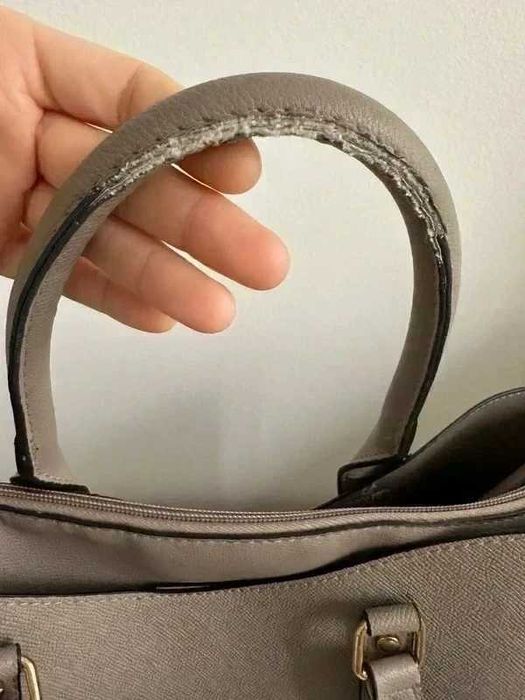 Bolsa da Primark, com sinais de uso apenas nas alças