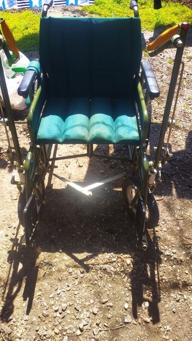 Продам новую инвалидную коляску