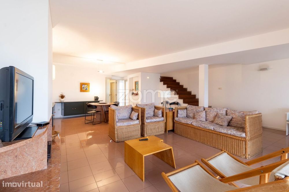 Moradia T4 com piscina para arrendamento em Esposende