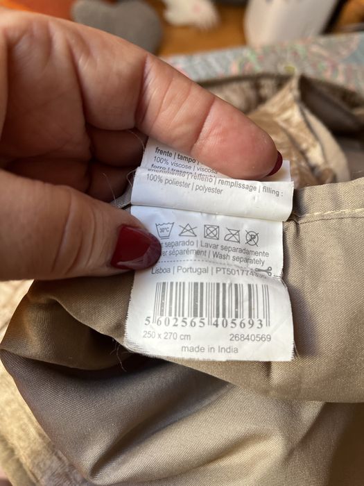 Edredon fino em veludo martelado com 2 almofadas-2,50x2,70