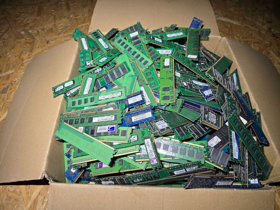 Pamięć ram ddr1 ddr2 ddr3 8.5kg odzysk zlom komputerowy okolo 500szt