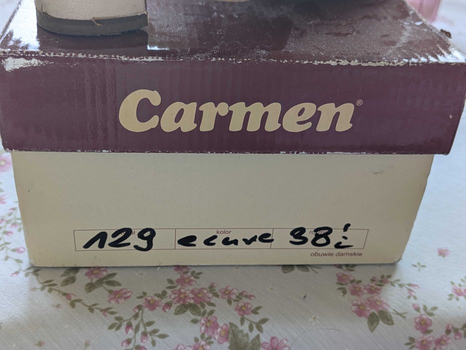 Skórzane czółenka