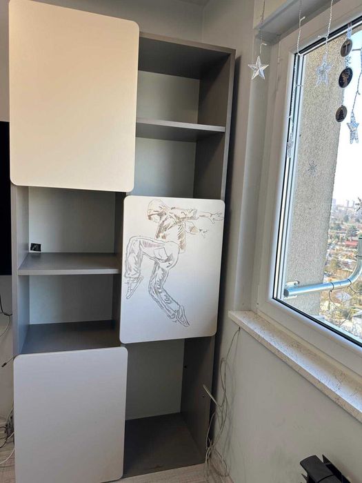 Meble młodzieżowe VOX - Szafy, biurko, komoda, łóżko, materac.