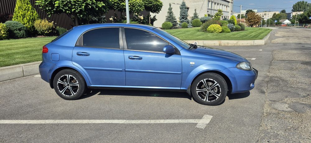 авто Chevrolet Lacetti  2008