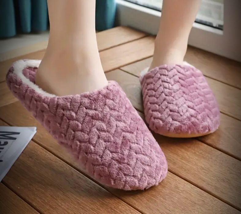 Тёплые , удобные  тапки. р- 39